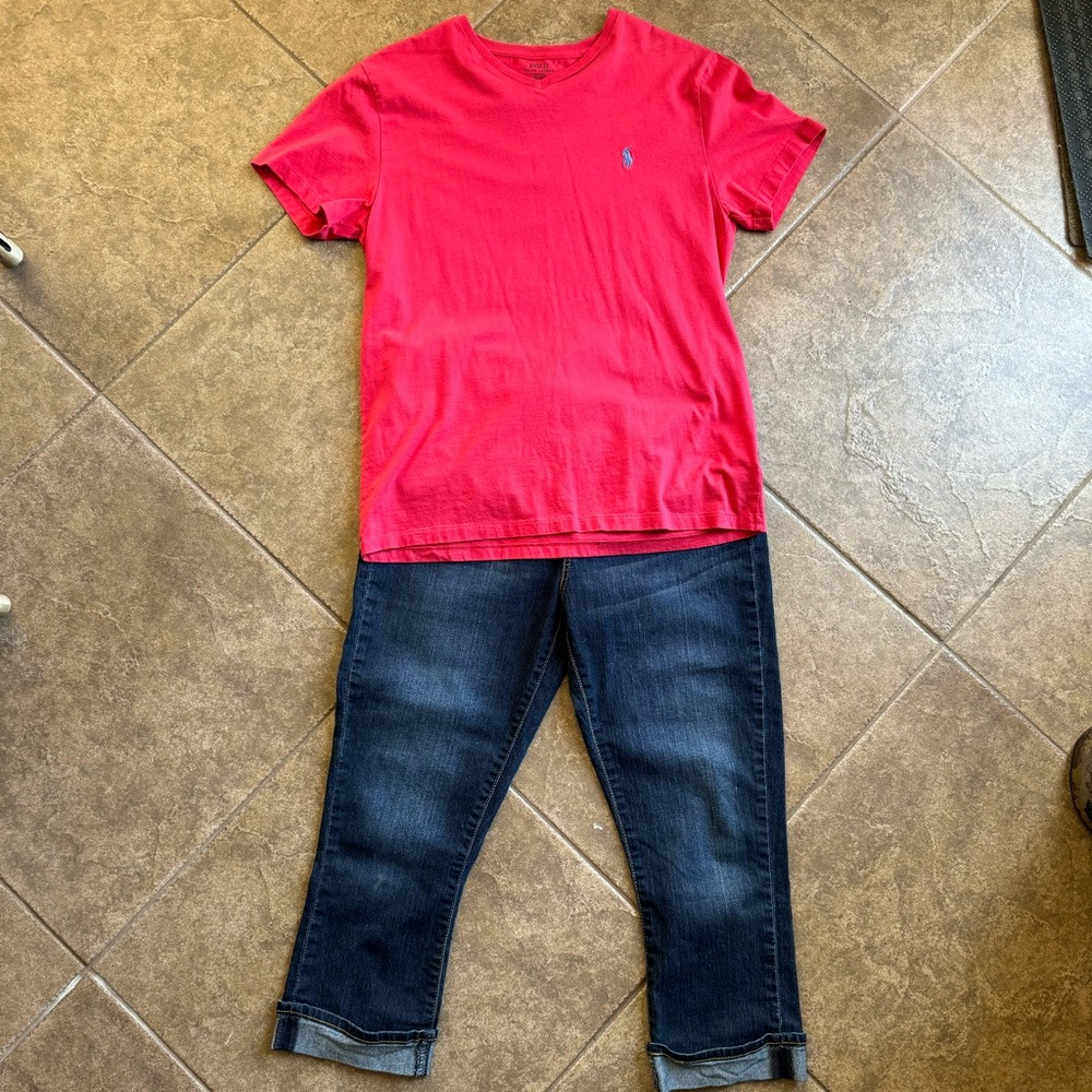 Like New -Levi Signature Modern Capri - Picture 4 of 13